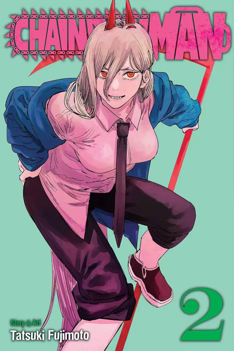 Manga-forside til ‘Chainsaw Man’ bind 2, hvor Power står fremad i en aggressiv positur med røde horn og skarpe øjne, mens hendes blå jakke blafrer bag hende mod en mintgrøn baggrund.