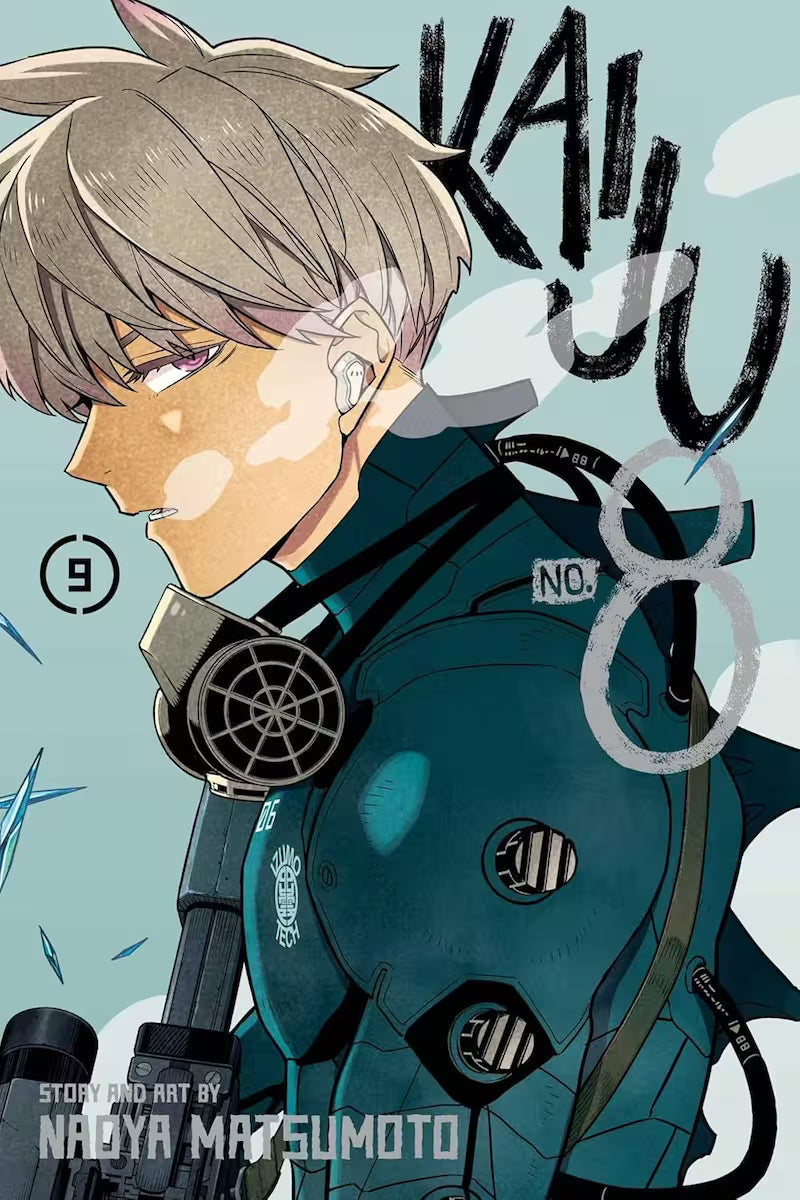 Manga-forside af Kaiju No. 8 bind 9, der viser Reno Ichikawa i taktisk kampdragt, set i profil med koncentreret blik. Han bærer højteknologisk udstyr mod en rolig blå baggrund.